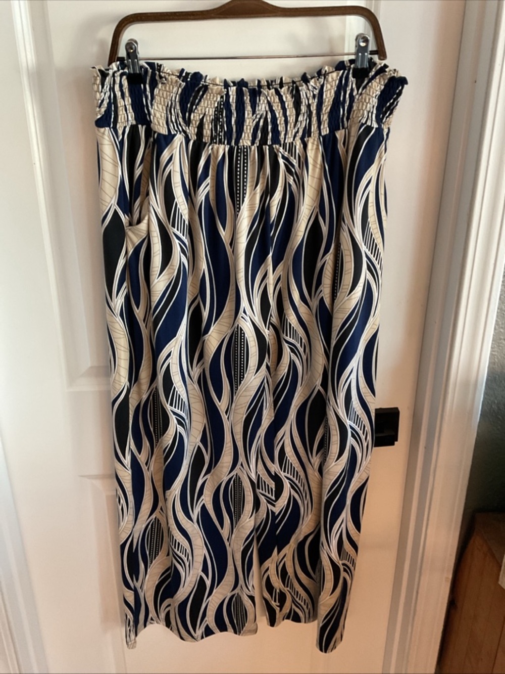 Qianxizhan - Navy and Cream Smocked Waist Wide Leg Pants - Ladies Size 2XL